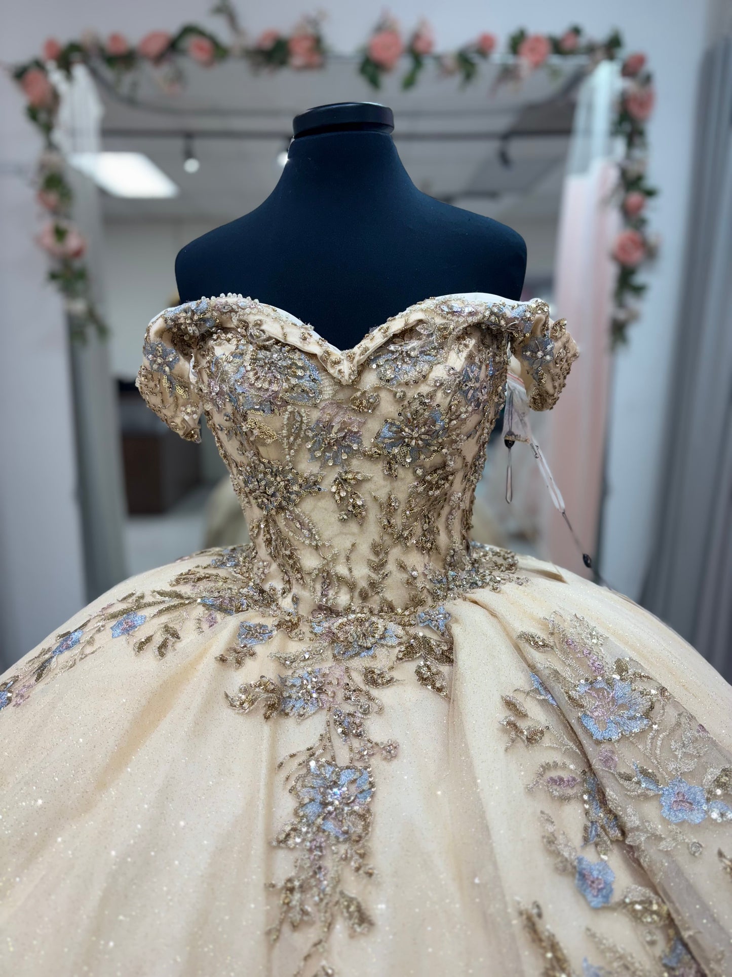Golden Champagne Majesty 26058