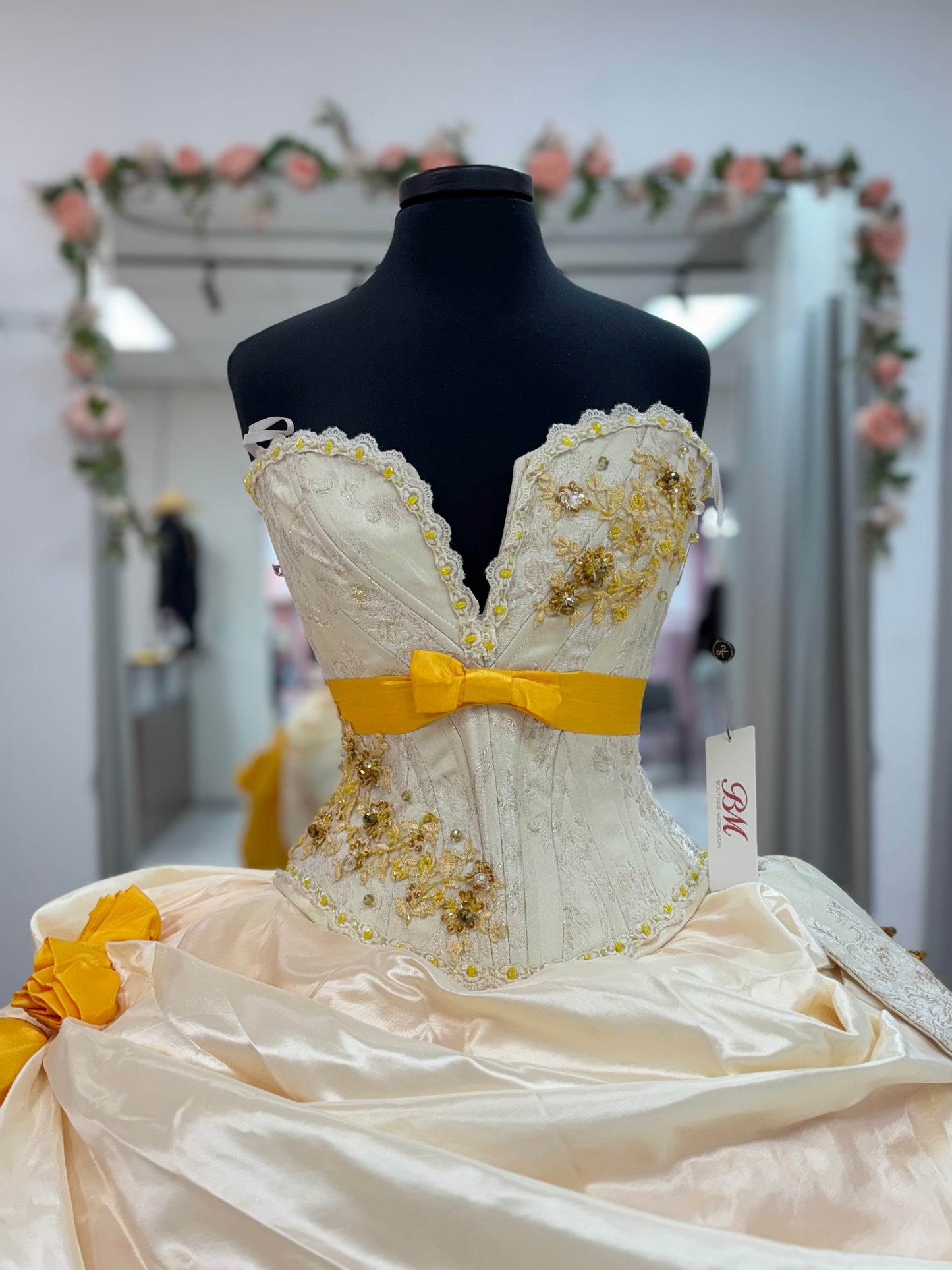 Golden Ivory Royale