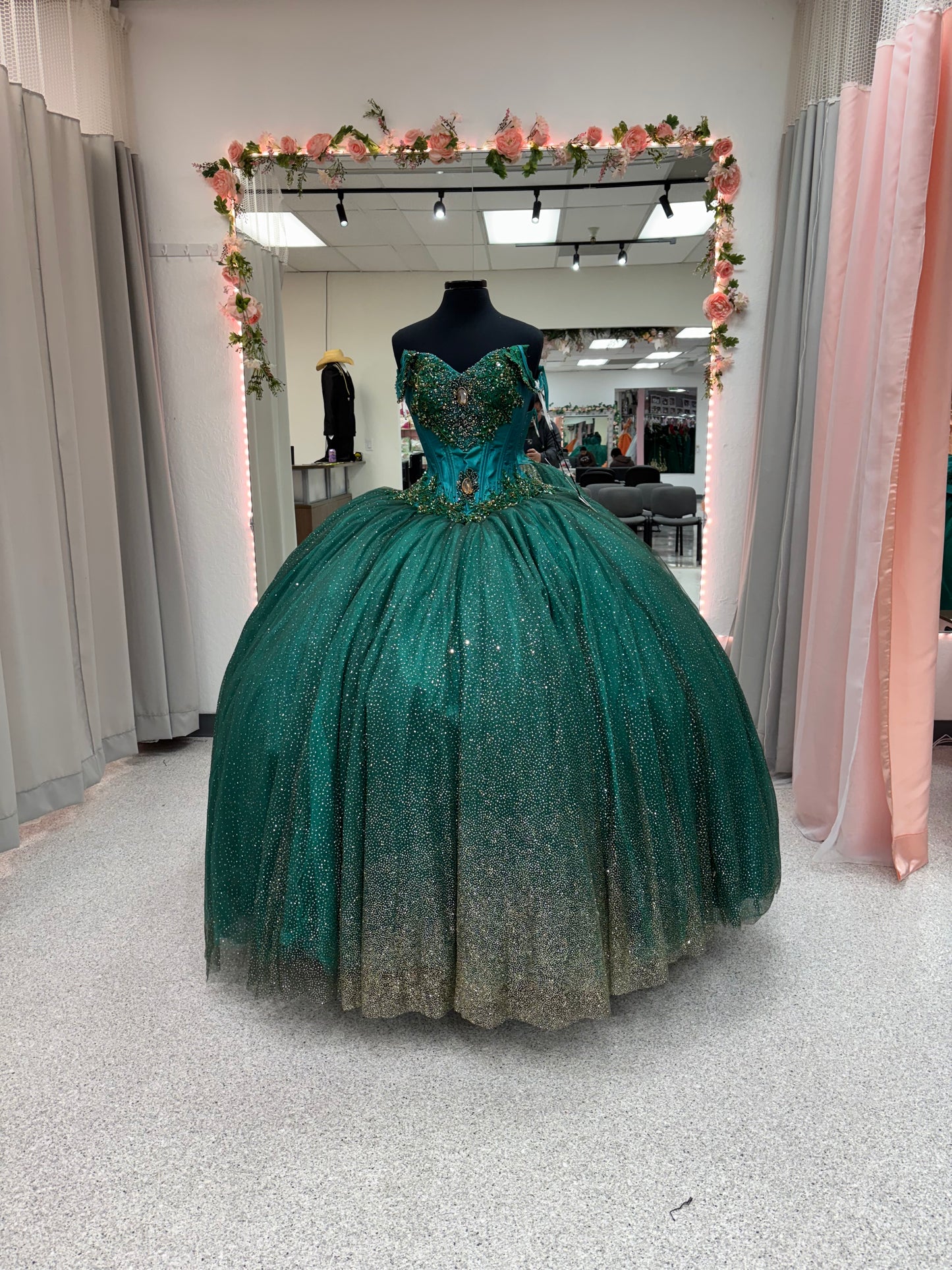 Emerald Gold Royale D84-584