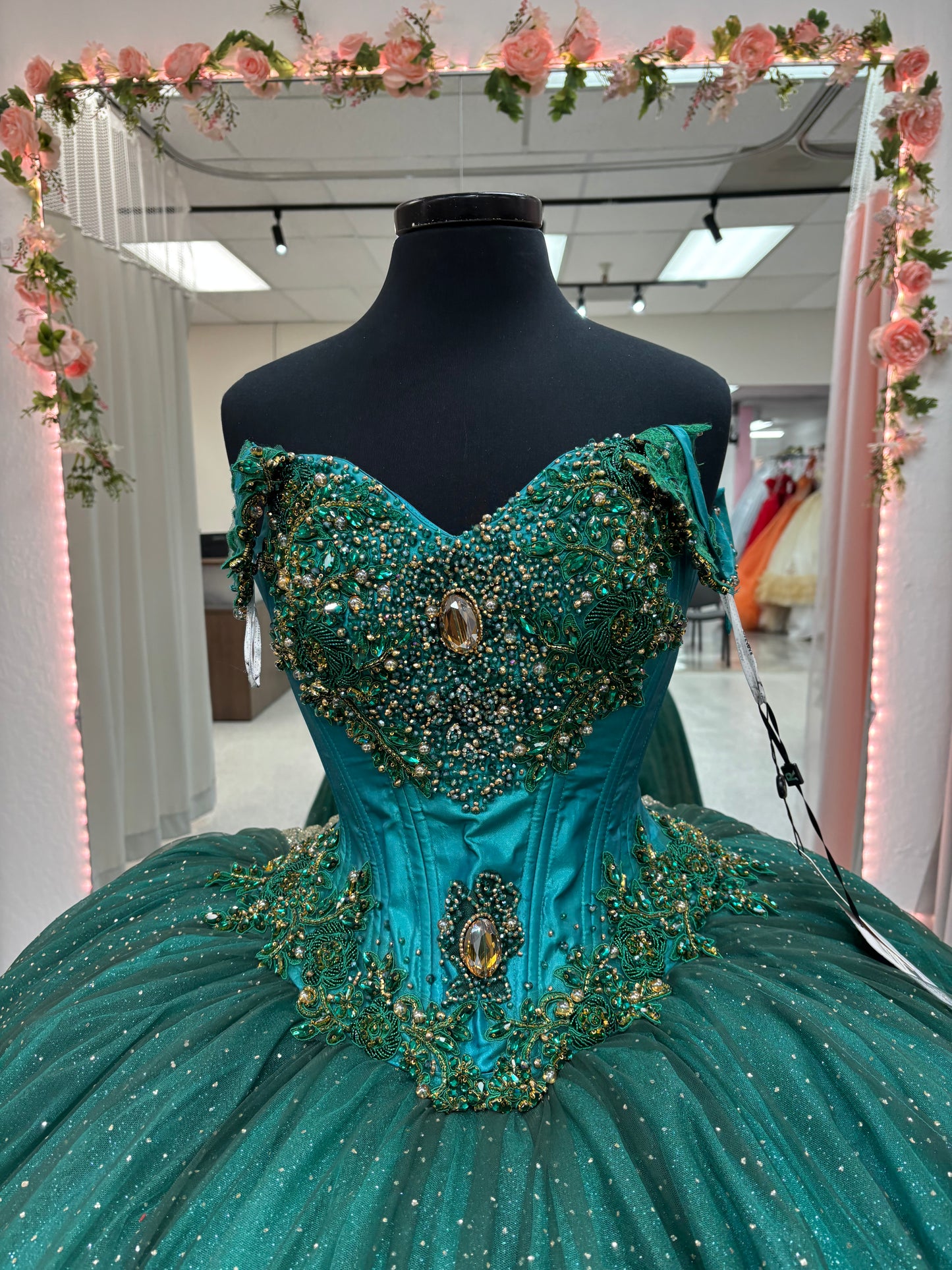 Emerald Gold Royale D84-584