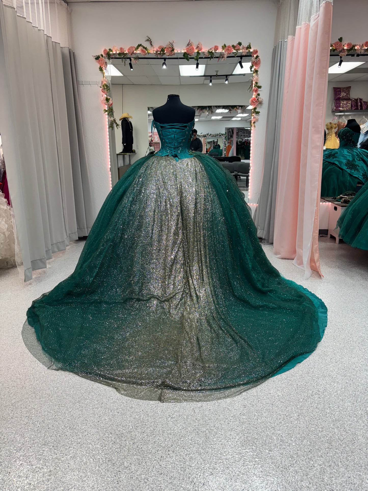 Emerald Gold Royale D84-584