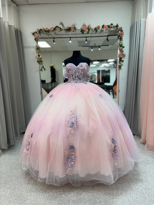 Pastel Bloom Royale 56469