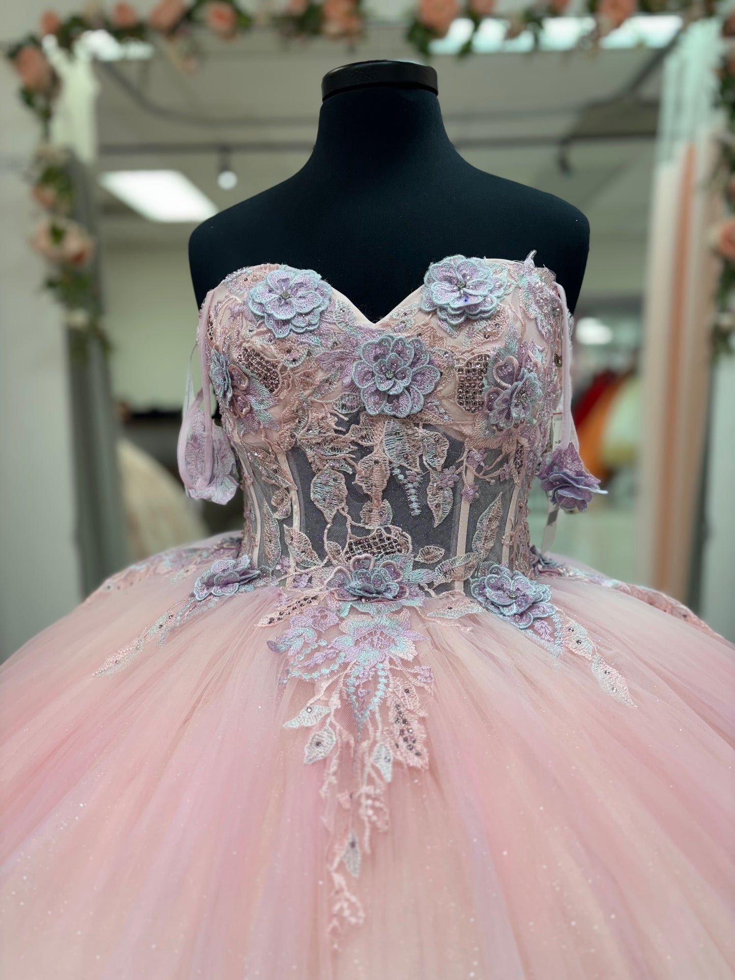 Pastel Bloom Royale 56469