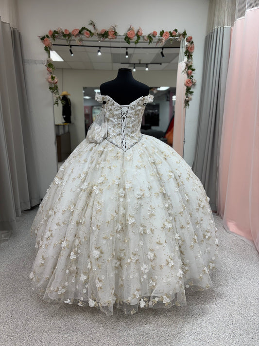 Ivory Blossom Royale