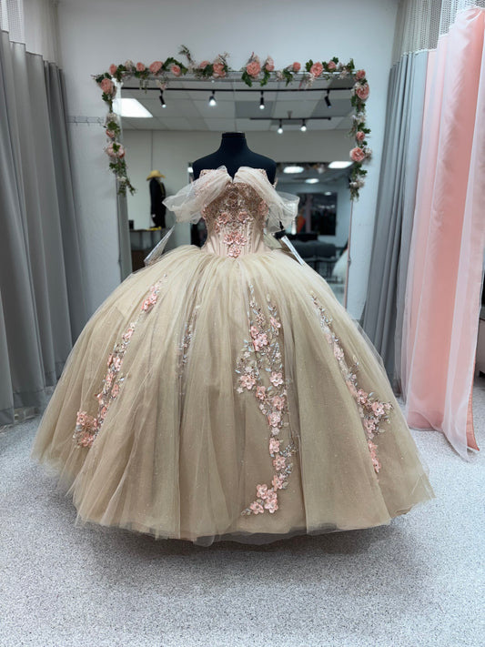 Golden Blossom Couture DV94-594