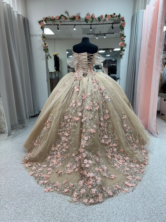 Golden Blossom Couture DV94-594