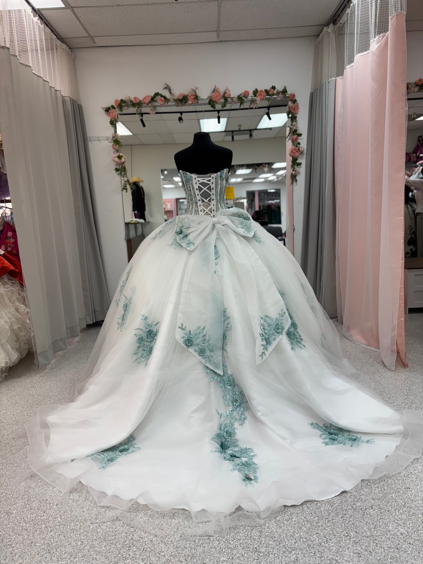 Mint Whisper Elegance