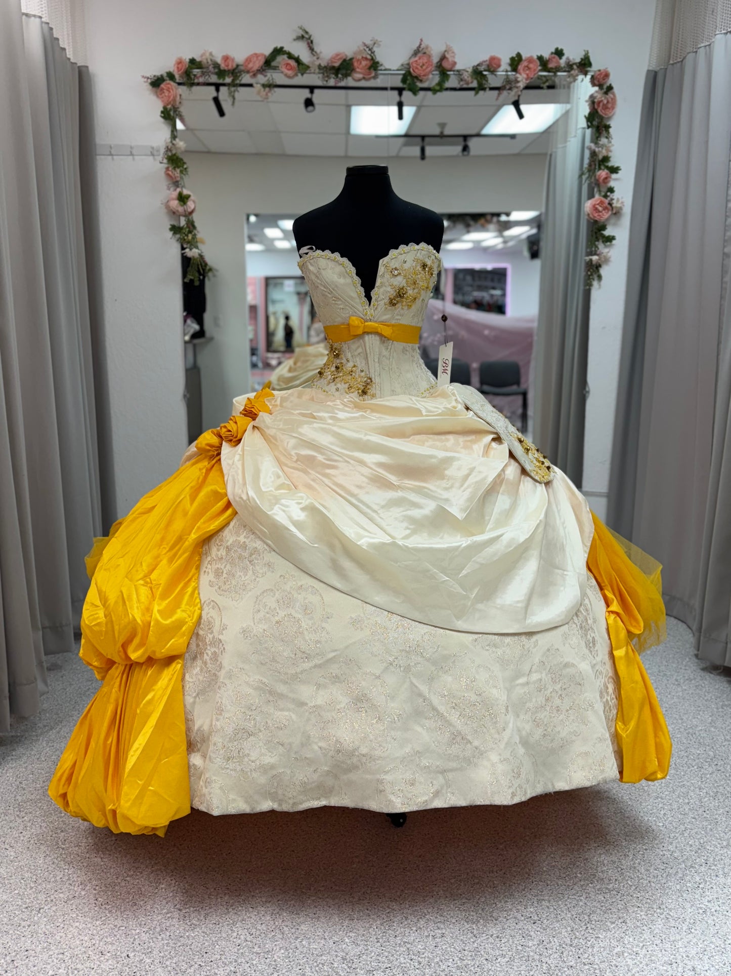 Golden Ivory Royale