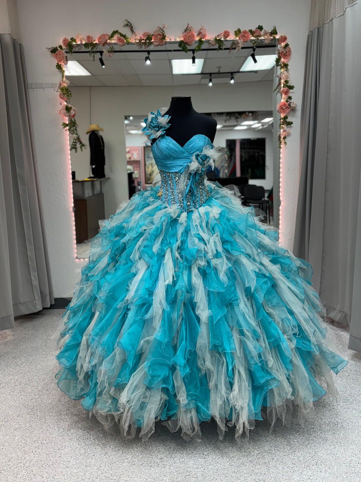 blue gypsy wedding dress Aqua Grace – Collection Boutique Moroleon – Quinceanera outlet Layers of glittering tulle